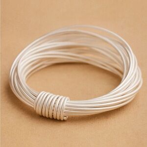 Khoi Lola Silver Bangle- standard